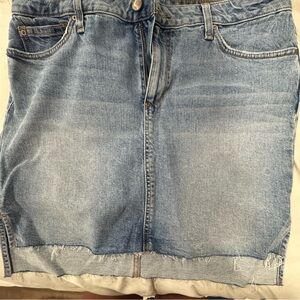 JOE’S denim skirt never worn size 31